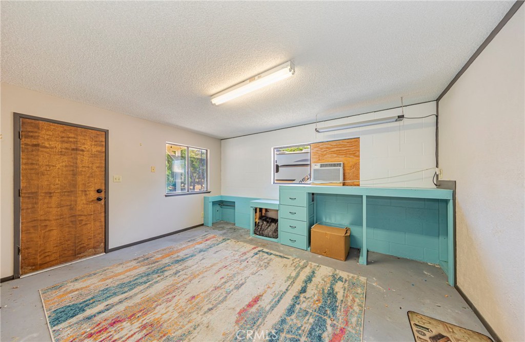 45453 N Oakview Property Photo 49