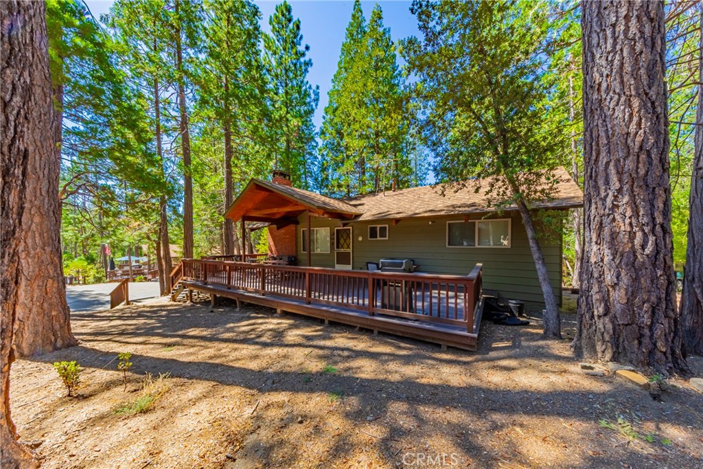 8005 Cedar Property Photo 2