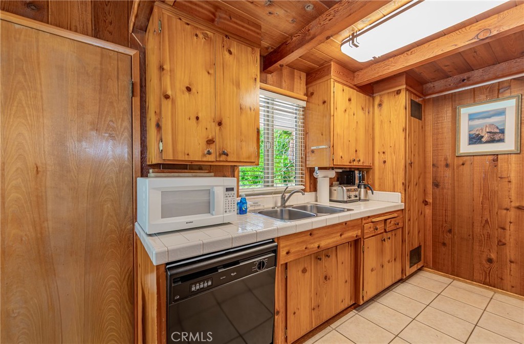 8005 Cedar Property Photo 17