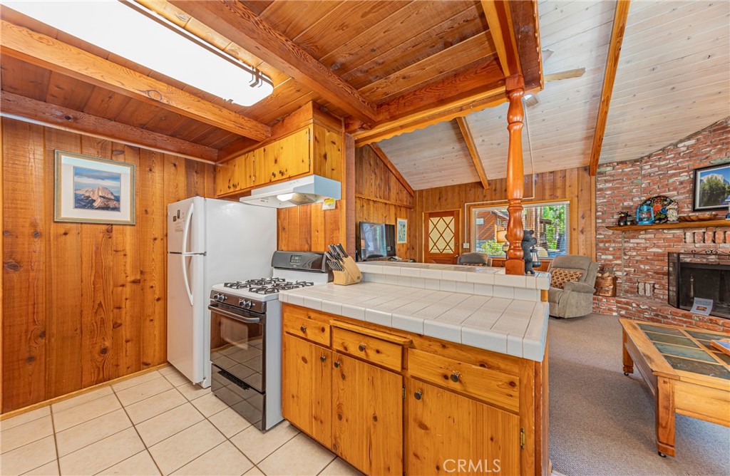 8005 Cedar Property Photo 18