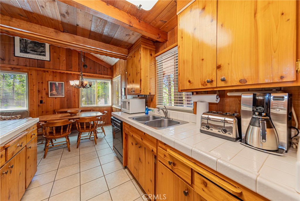 8005 Cedar Property Photo 19