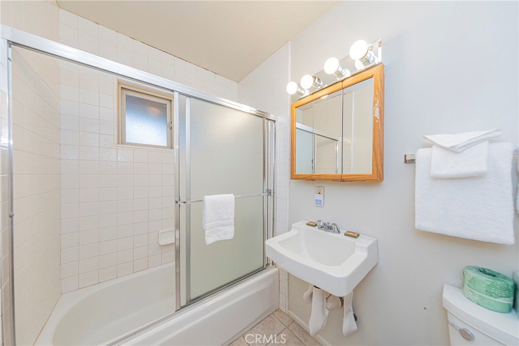 8005 Cedar Property Photo 24