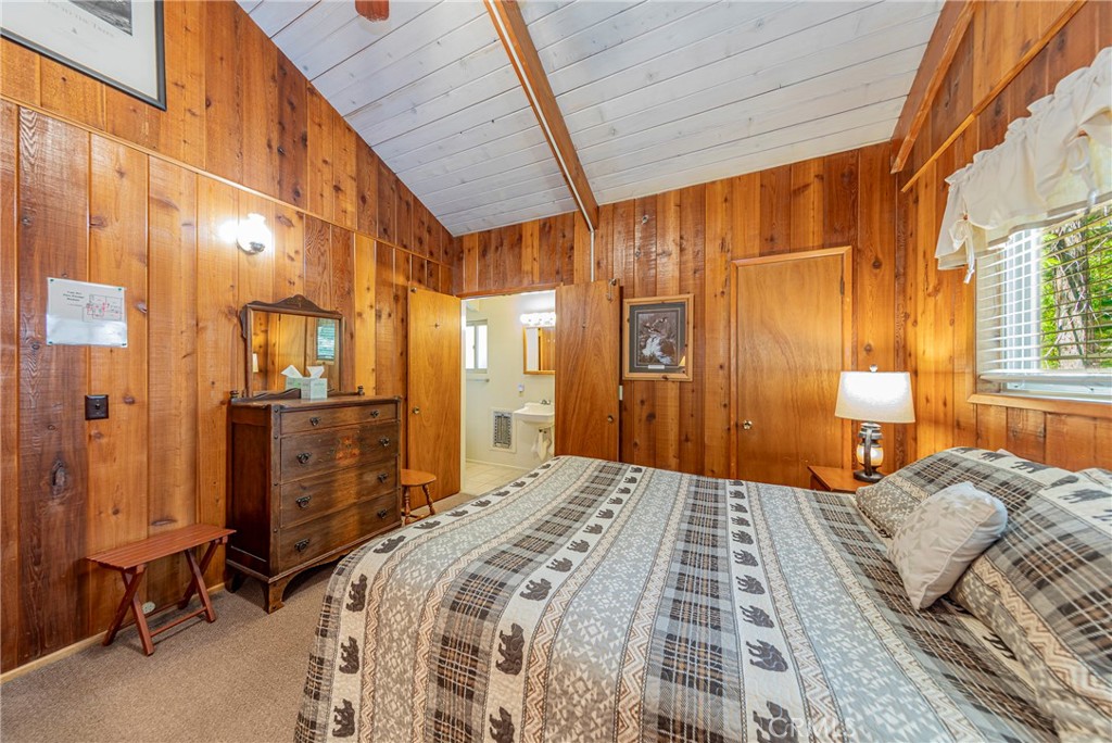 8005 Cedar Property Photo 32