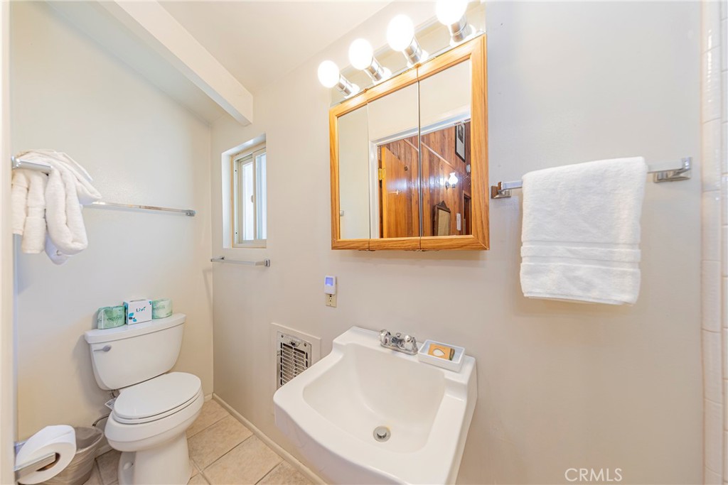 8005 Cedar Property Photo 33