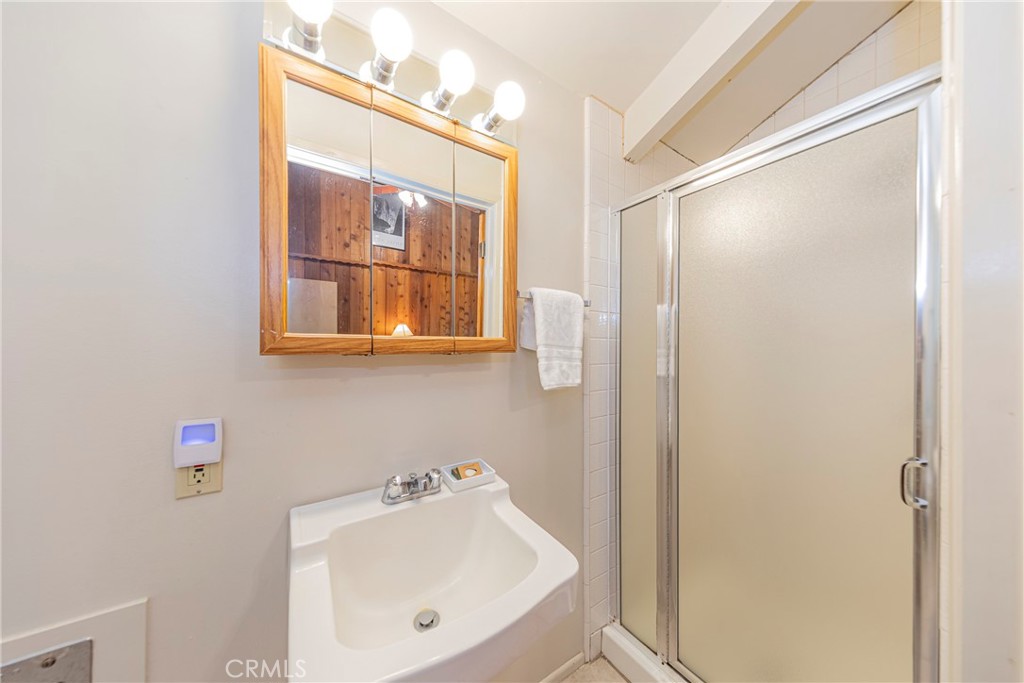 8005 Cedar Property Photo 34