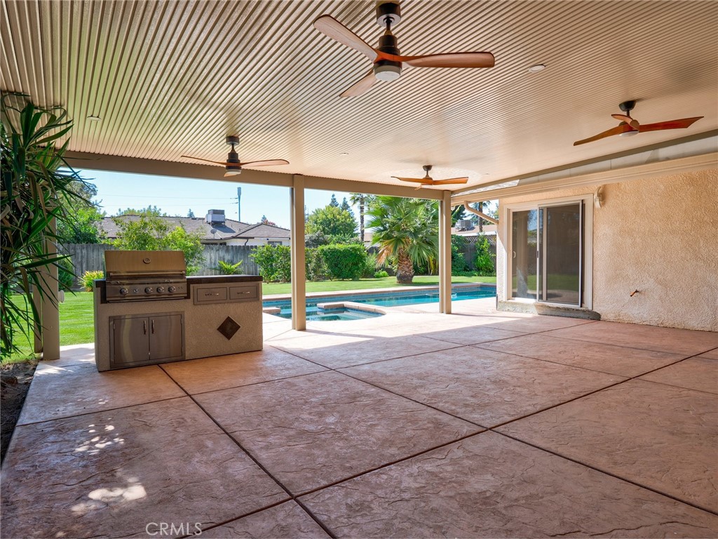 5170 E Huntington Property Photo 5