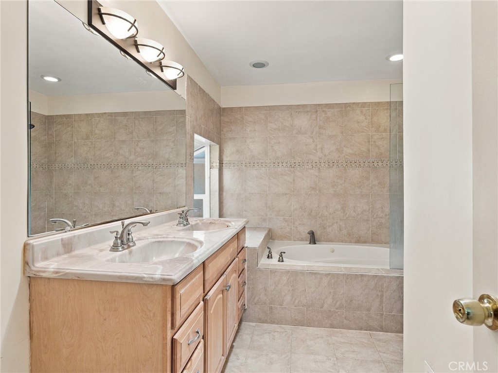5170 E Huntington Property Photo 24