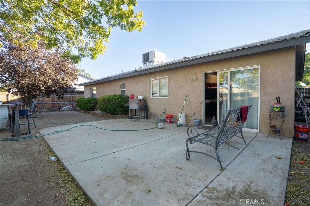 220 Walker Property Photo 13