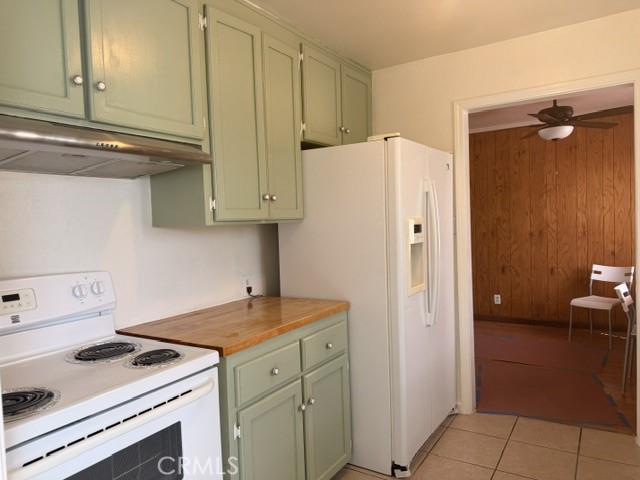 138 E Bellaire Way Property Photo 4