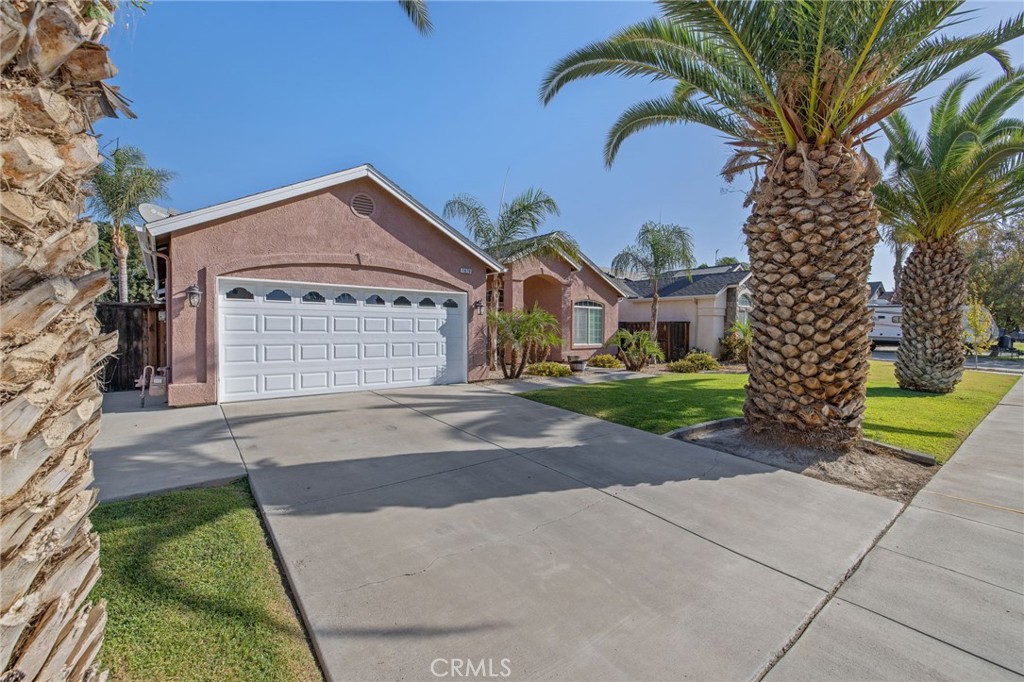 1678 Hawthorn Property Photo 3