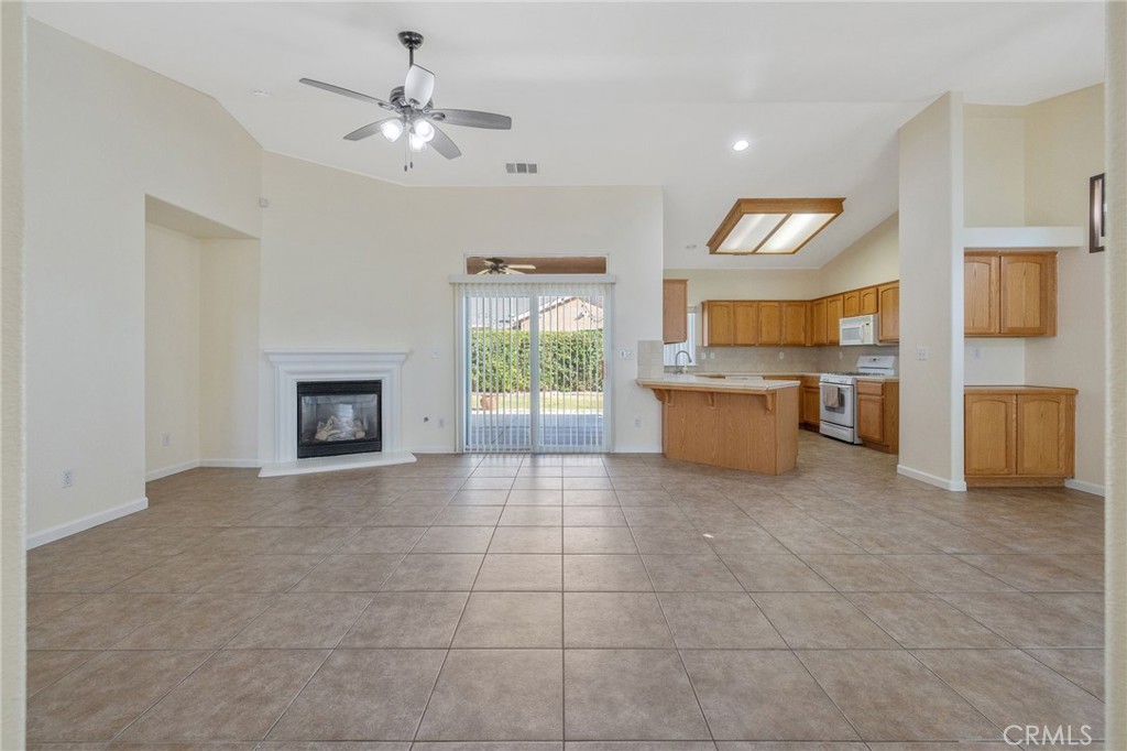 1678 Hawthorn Property Photo 8