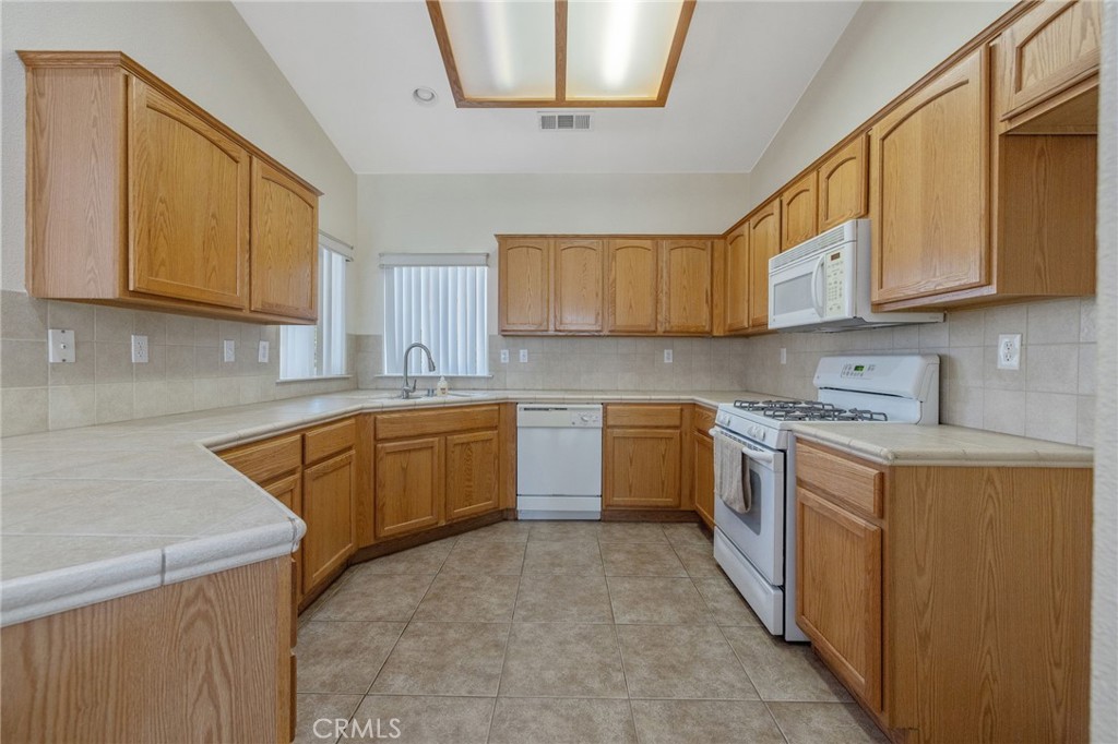 1678 Hawthorn Property Photo 18