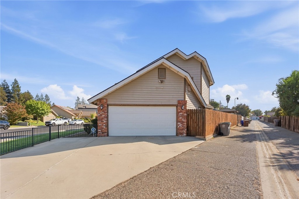 662 S Boyd Property Photo 3