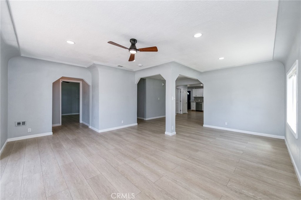 934 W Terrace Property Photo 10