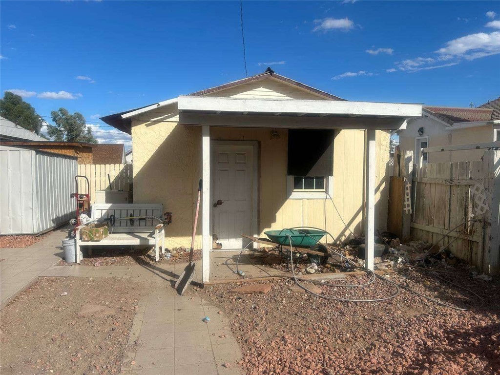 521 Acoma Property Photo 4