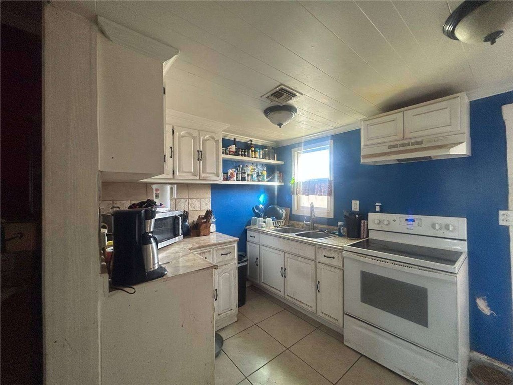 521 Acoma Property Photo 10