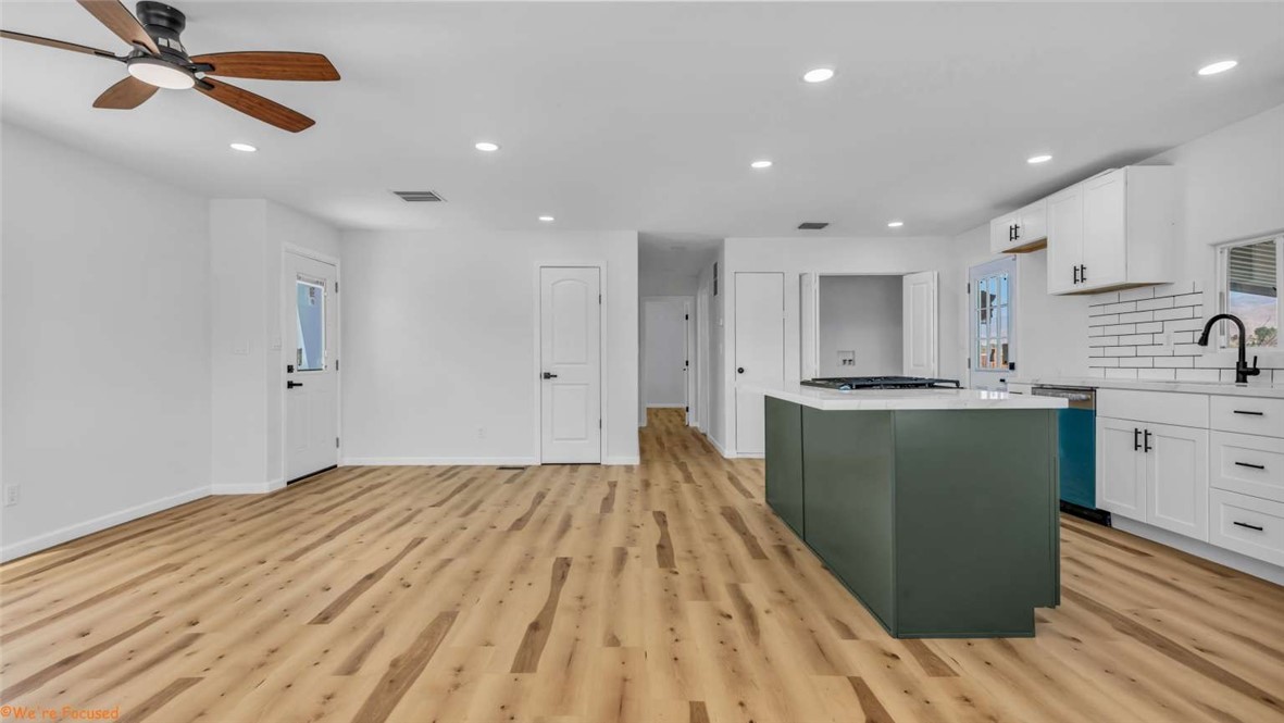 73250 Colonial Property Photo 6