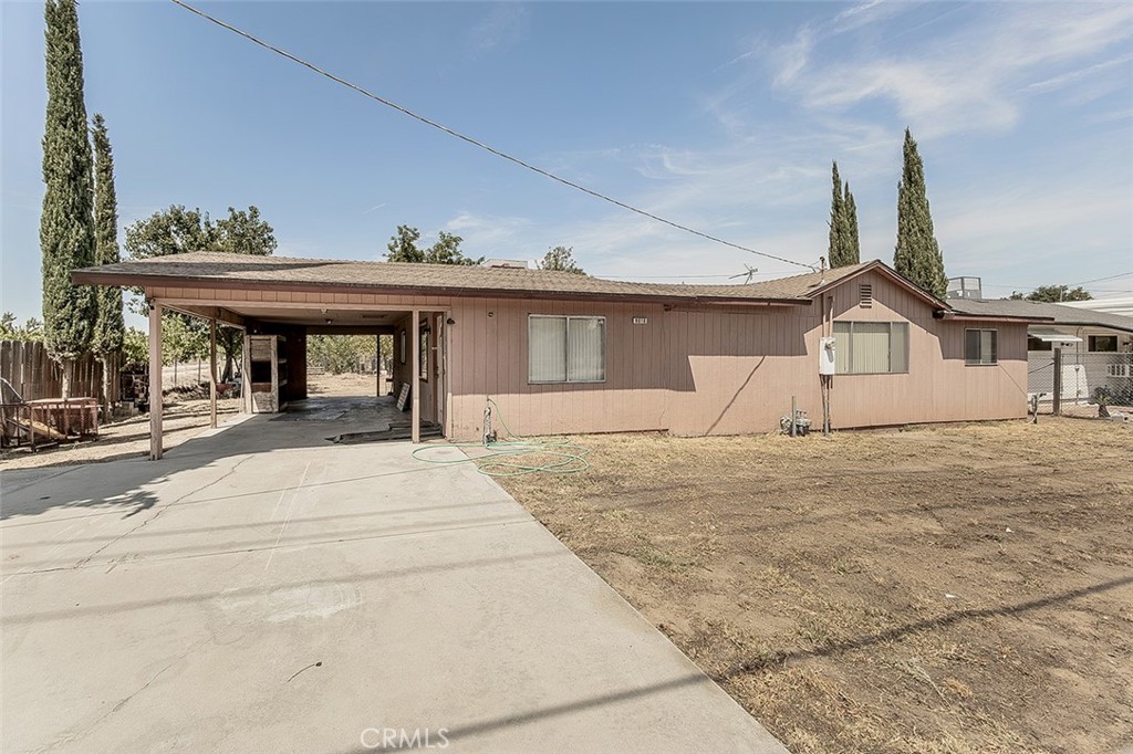 9016 E Dinuba Property Photo 3