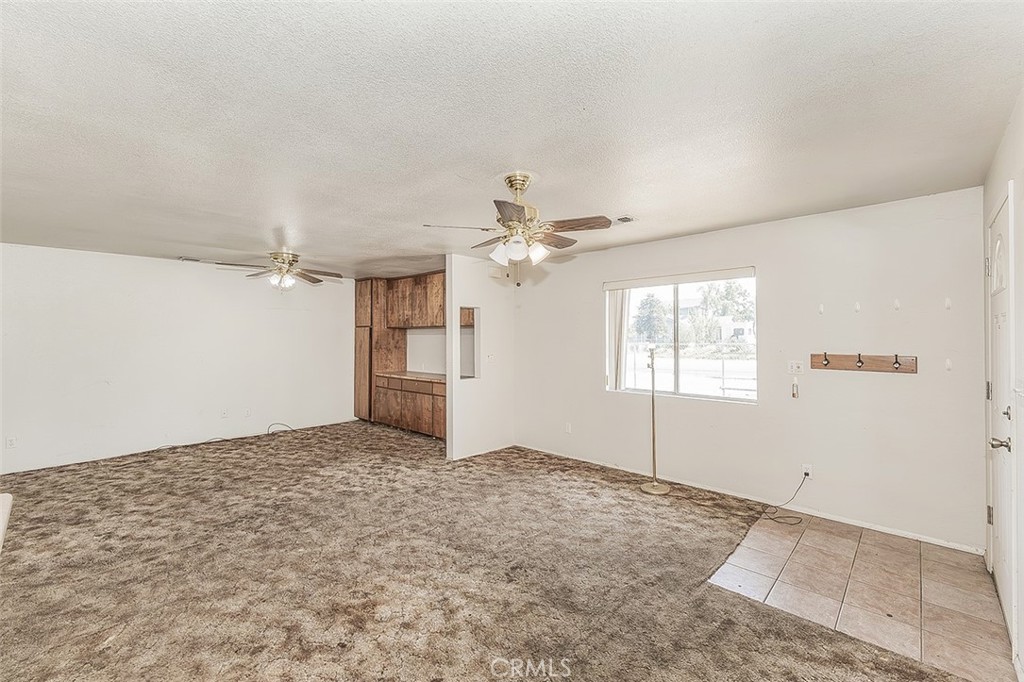 9016 E Dinuba Property Photo 8