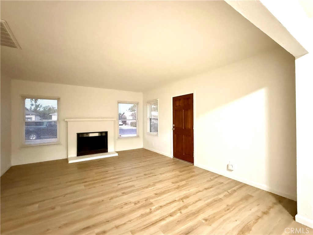 4326 E Brentwood Property Photo 3