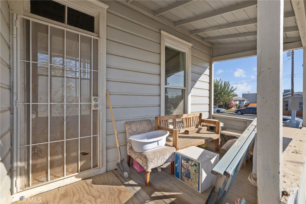 130 E 4th Street Property Photo 6