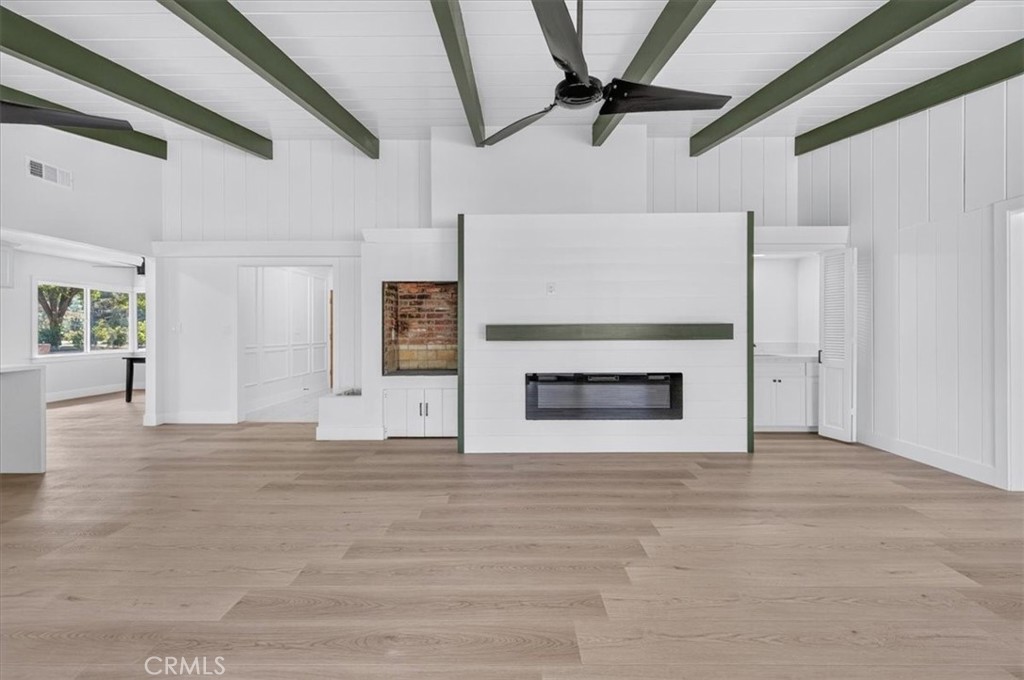 609 E Hampton Property Photo 8