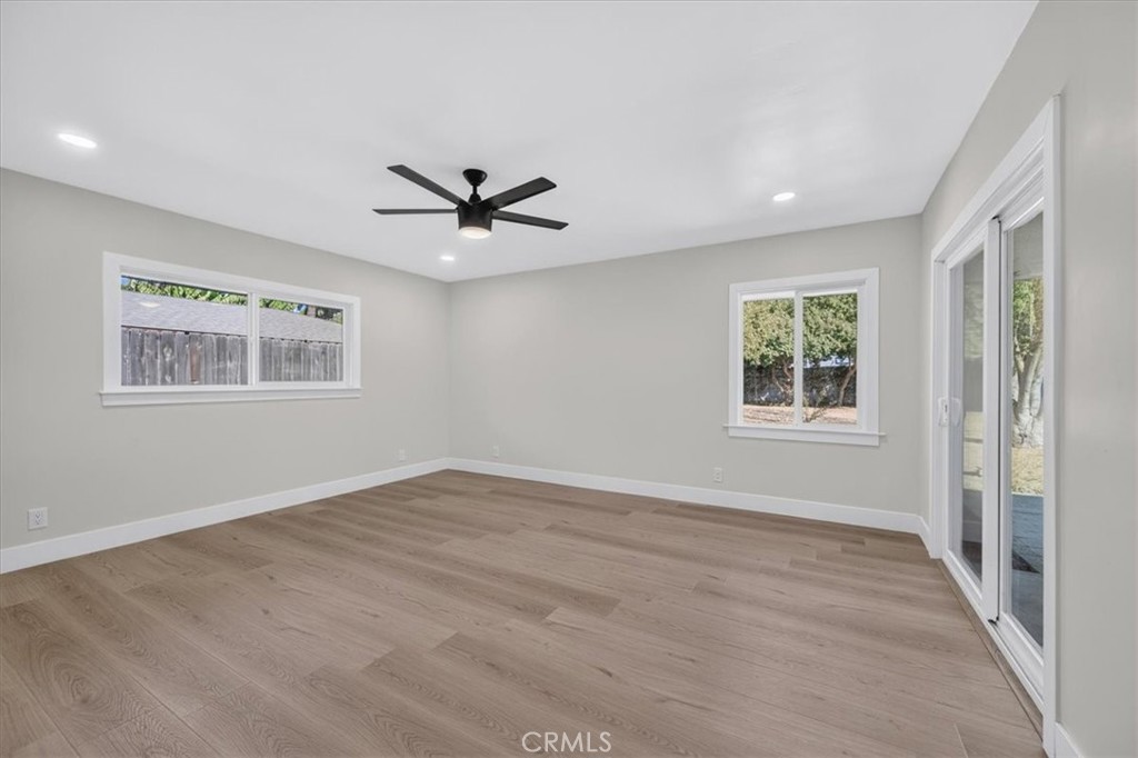 609 E Hampton Property Photo 19