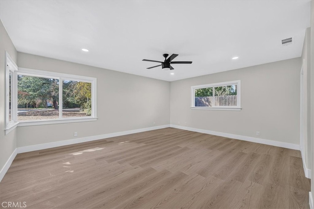 609 E Hampton Property Photo 26