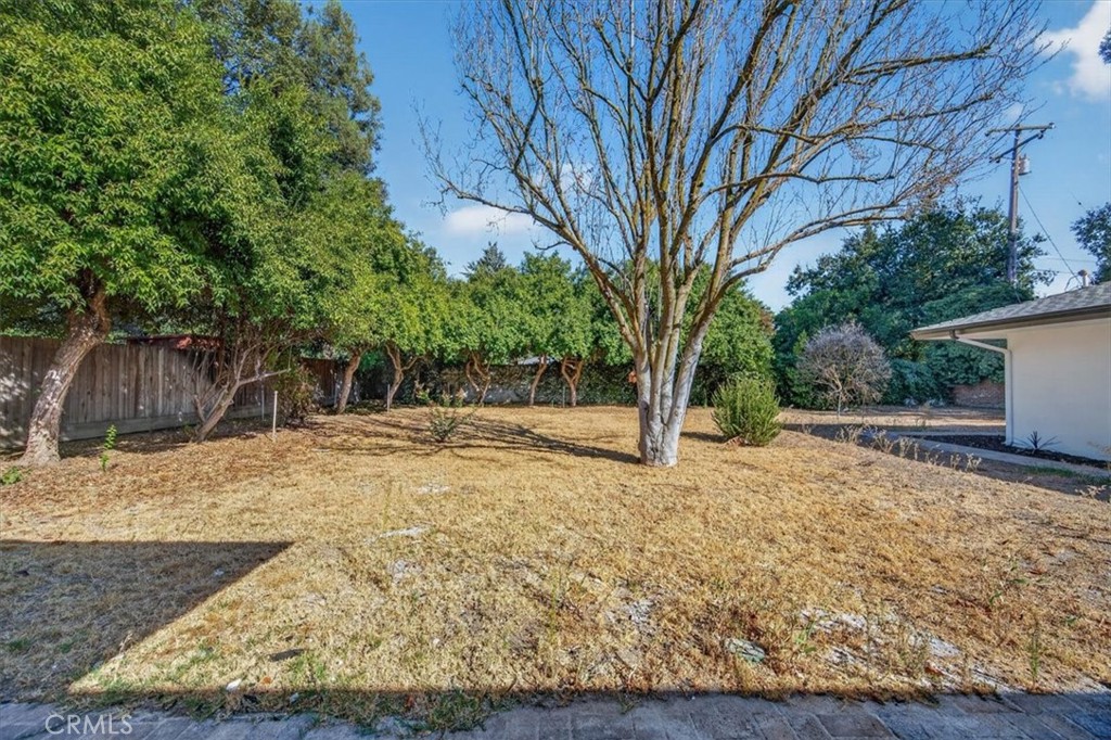 609 E Hampton Property Photo 33