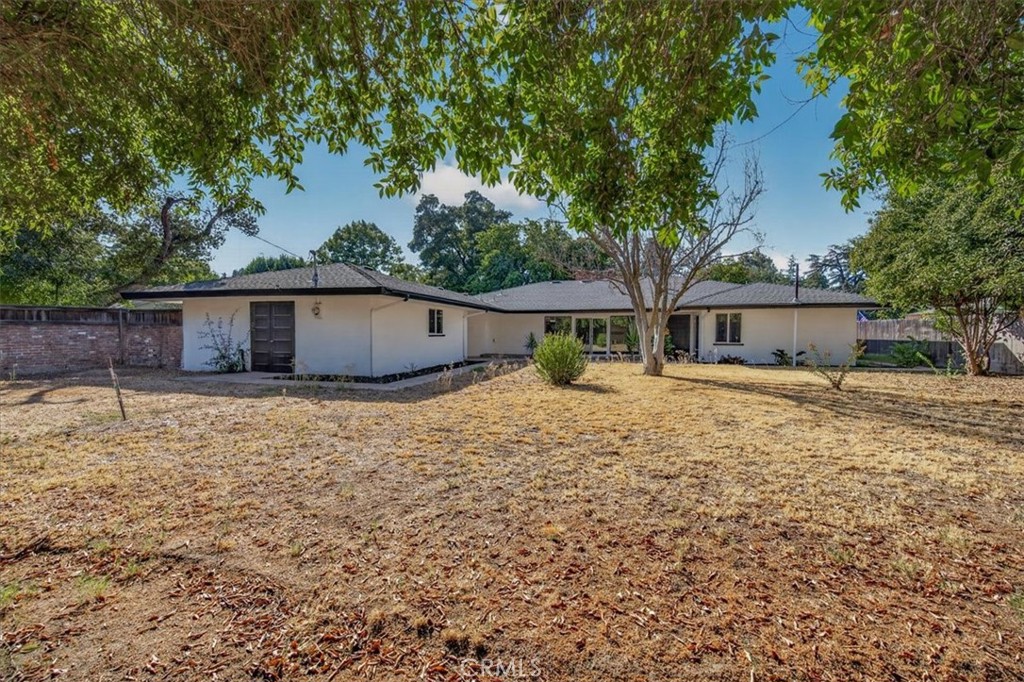 609 E Hampton Property Photo 35