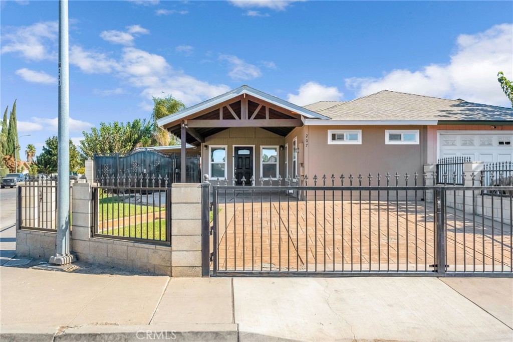 207 I Property Photo 1