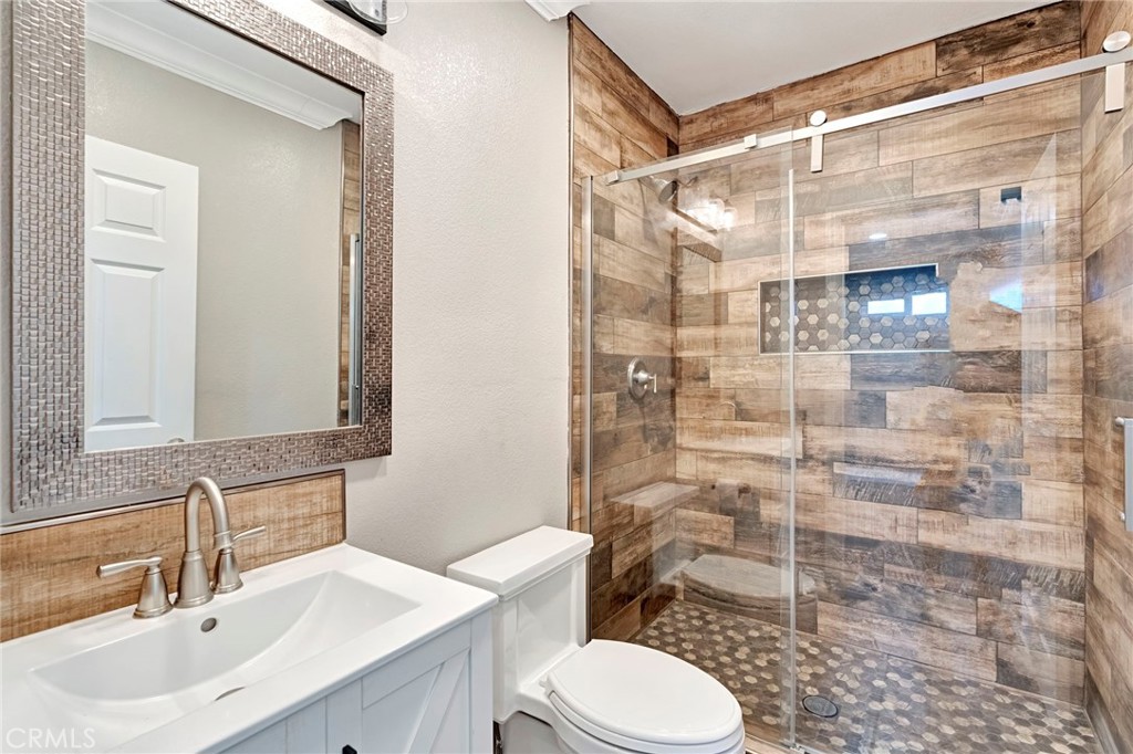 207 I Property Photo 21