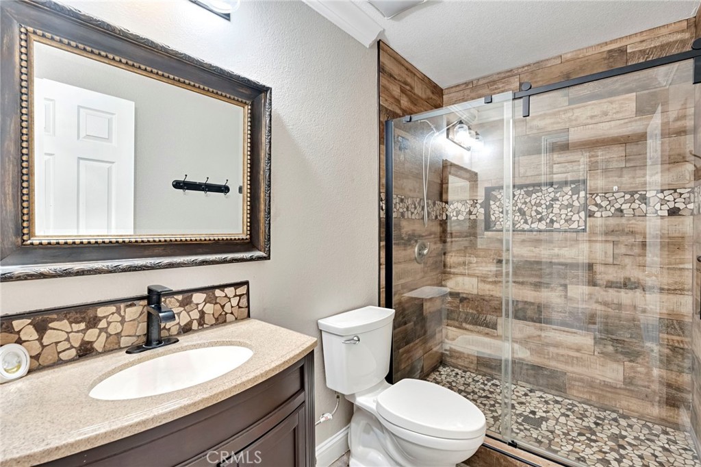 207 I Property Photo 22