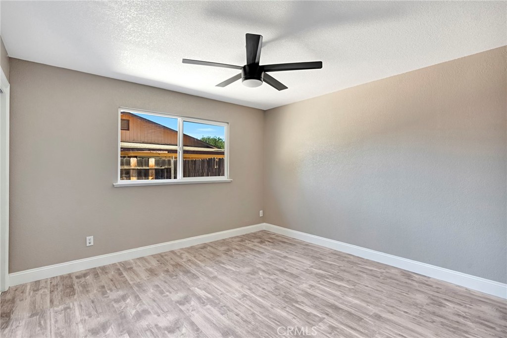 207 I Property Photo 23