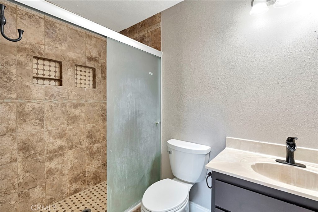 207 I Property Photo 25