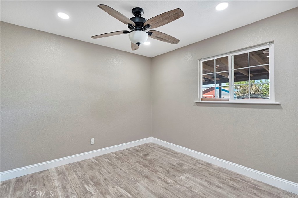 207 I Property Photo 28
