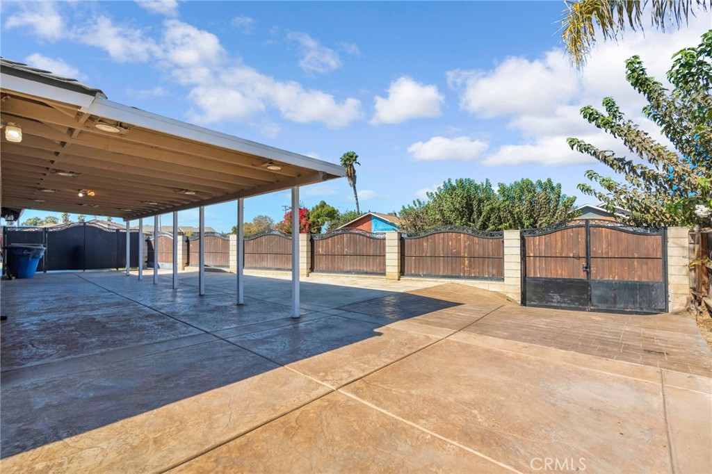 207 I Property Photo 33