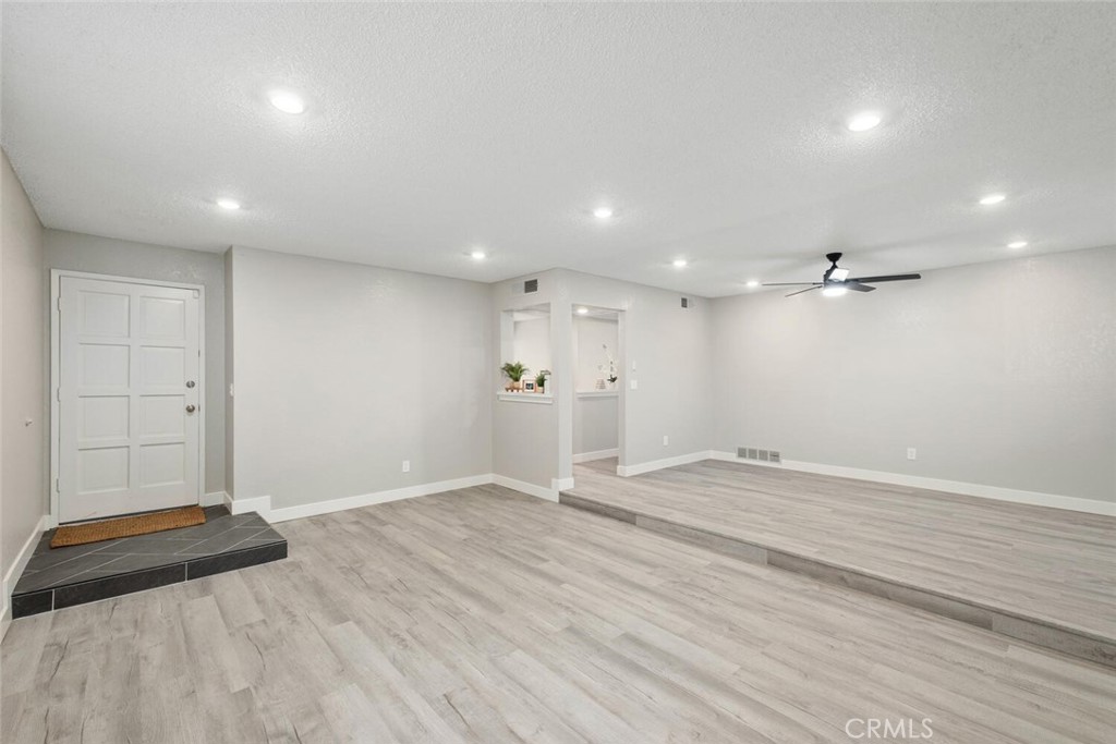 1189 W Pinedale Property Photo 5