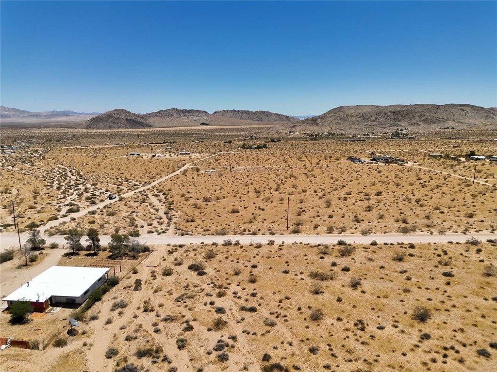 3788 N Deer Trail Property Photo 4