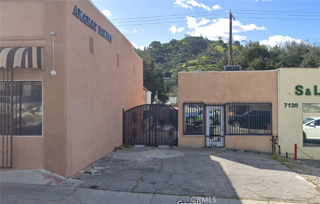 7116 Foothill Boulevard Property Photo 1