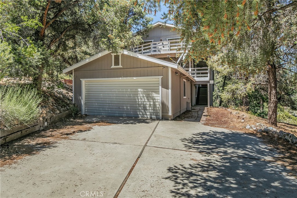 2405 Yellowstone Court Property Photo 1