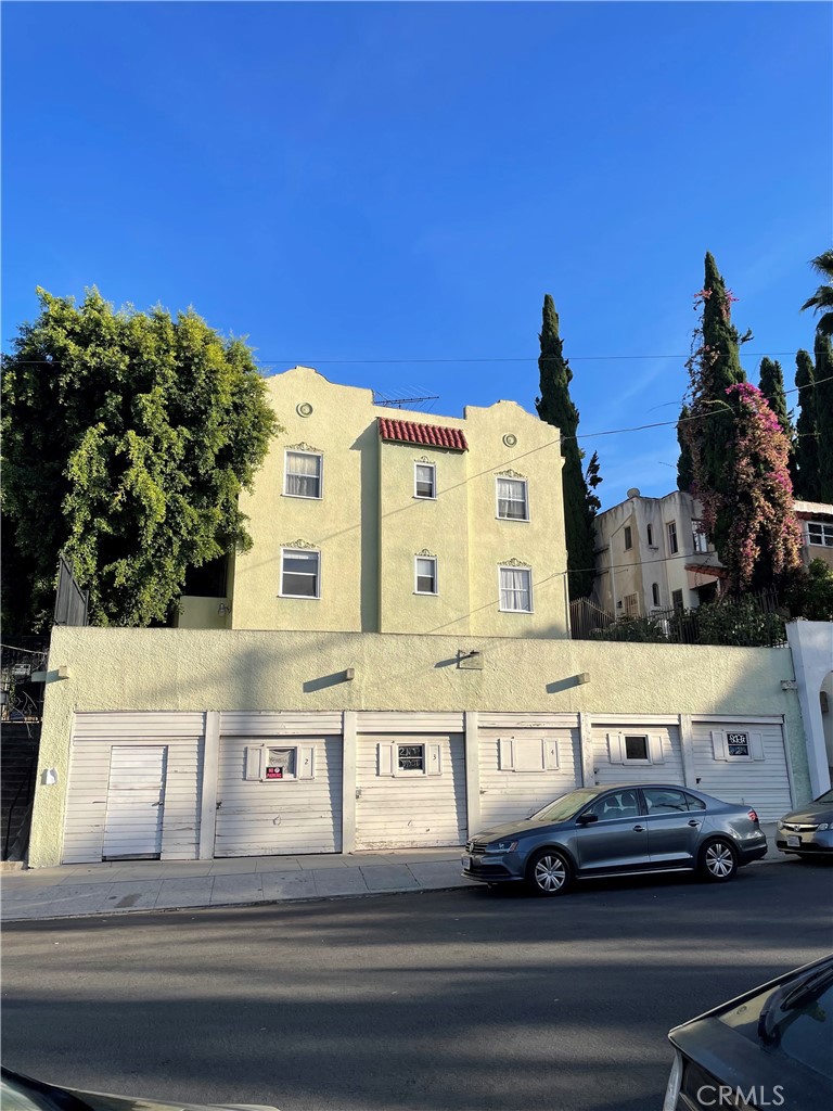 860 N Occidental Boulevard Property Photo 1
