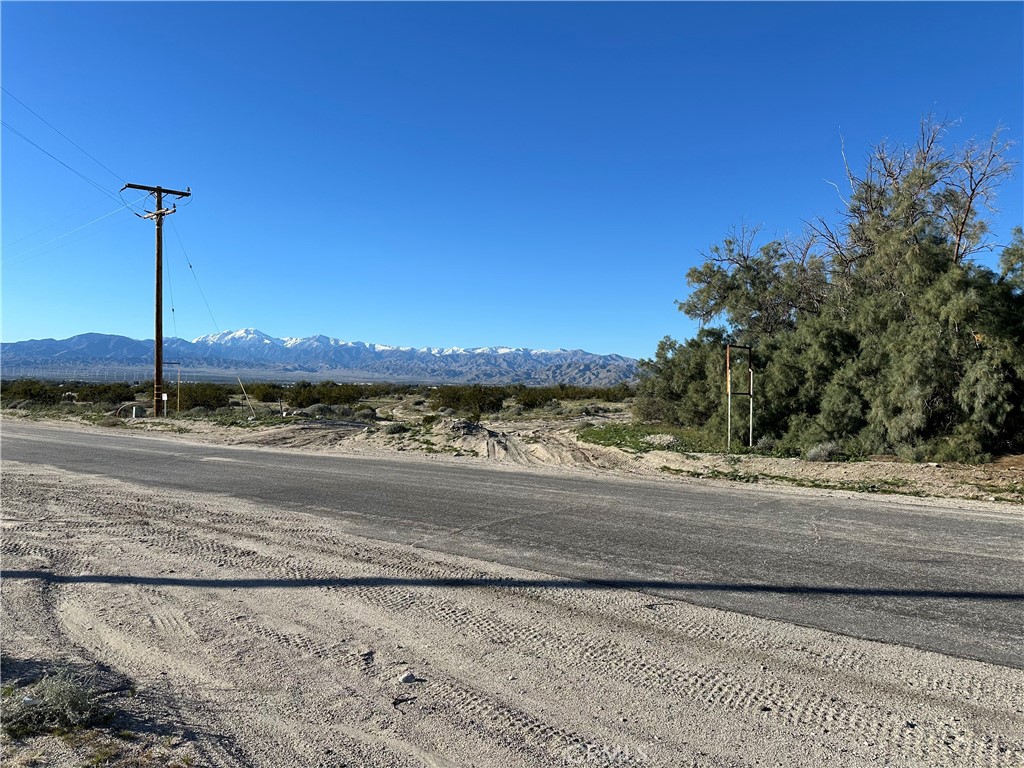 21 Ave Street Property Photo