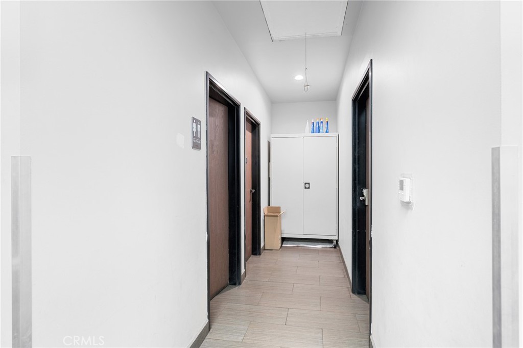 6914 Foothill Boulevard Property Photo 15