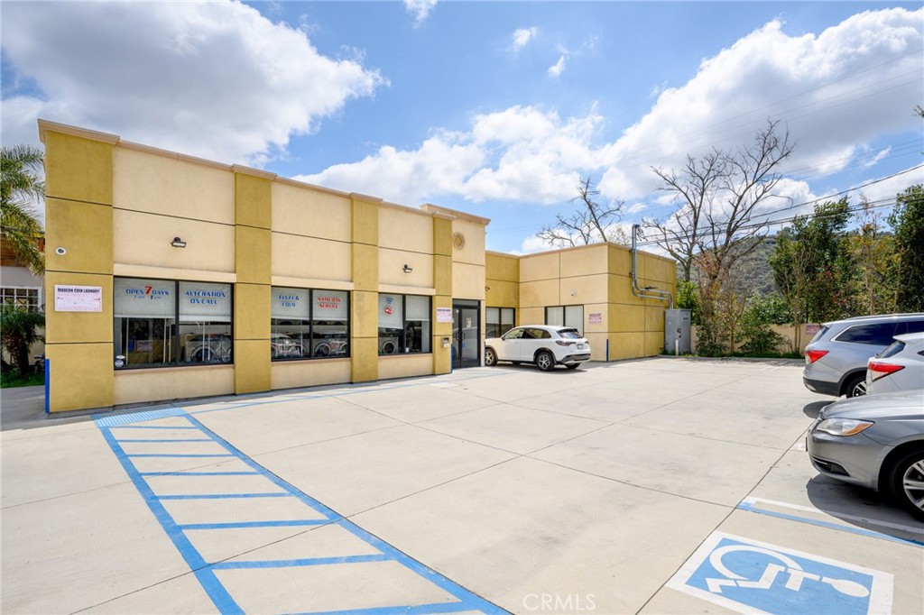 6914 Foothill Boulevard Property Photo 18