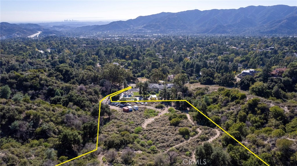5500 La Forest Drive Property Photo 2