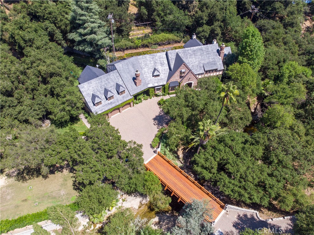 375 Berkshire Avenue Property Photo