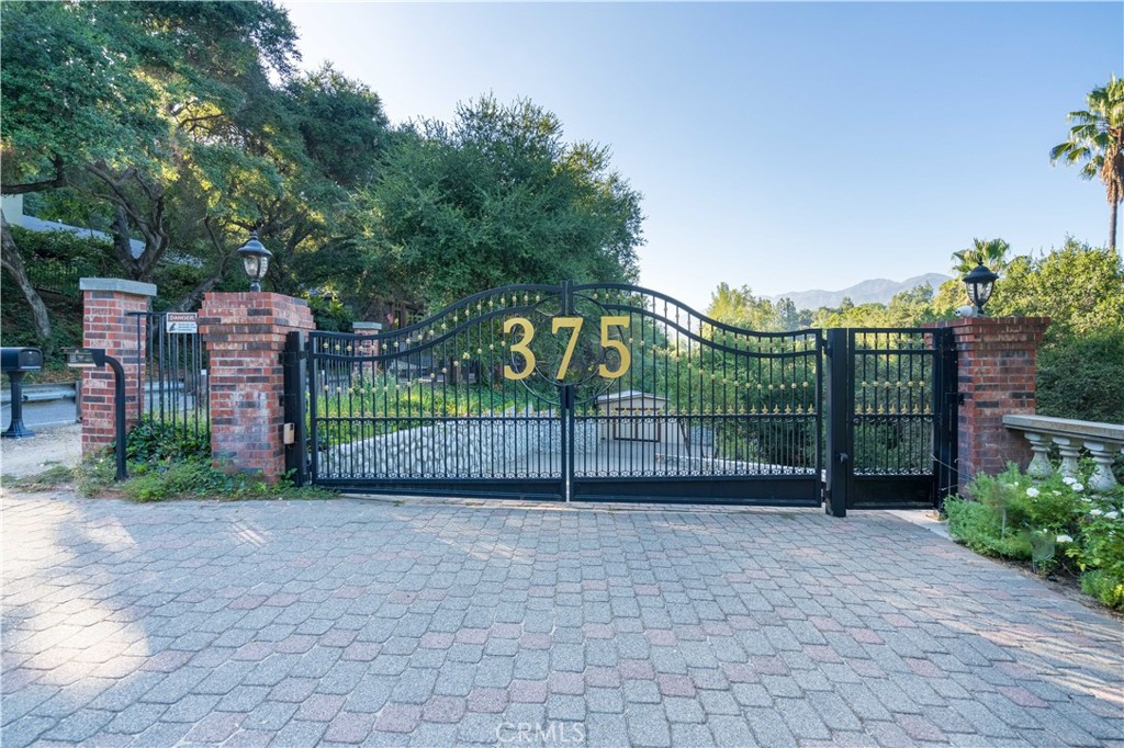 375 Berkshire Avenue Property Photo 2