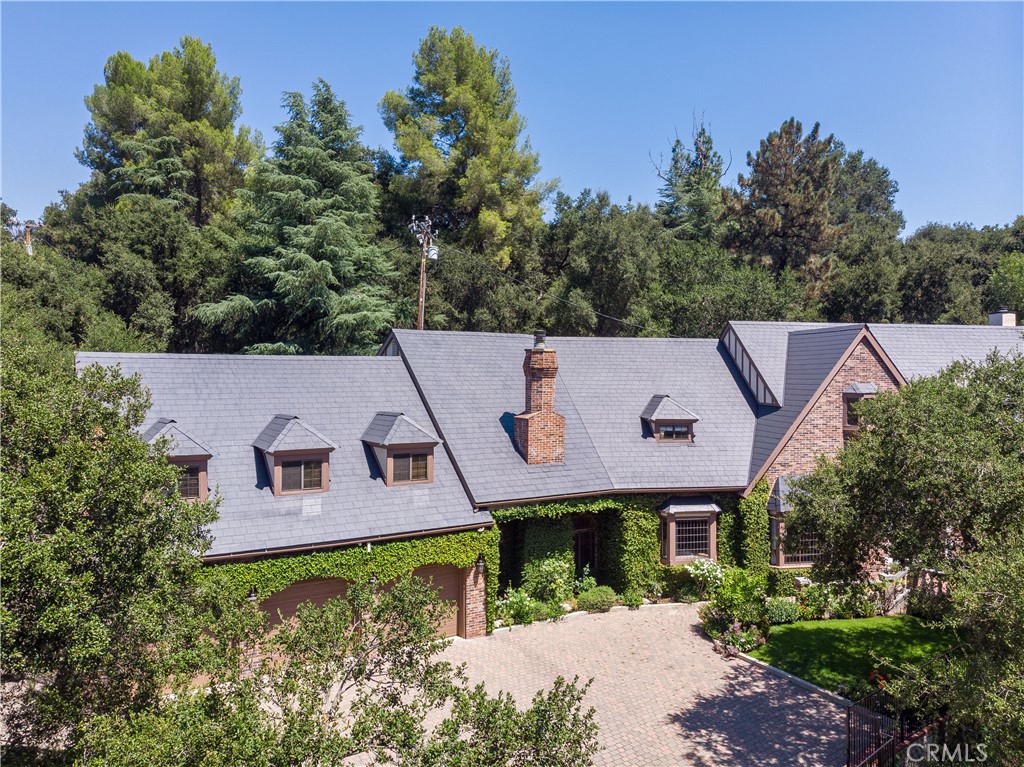 375 Berkshire Avenue Property Photo 4