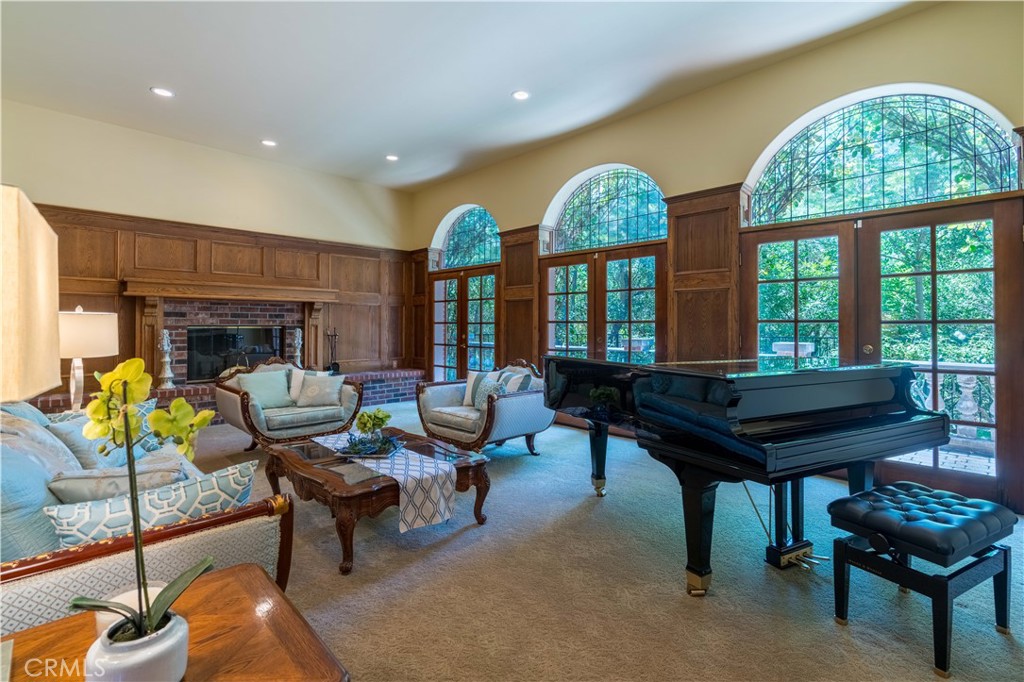 375 Berkshire Avenue Property Photo 12